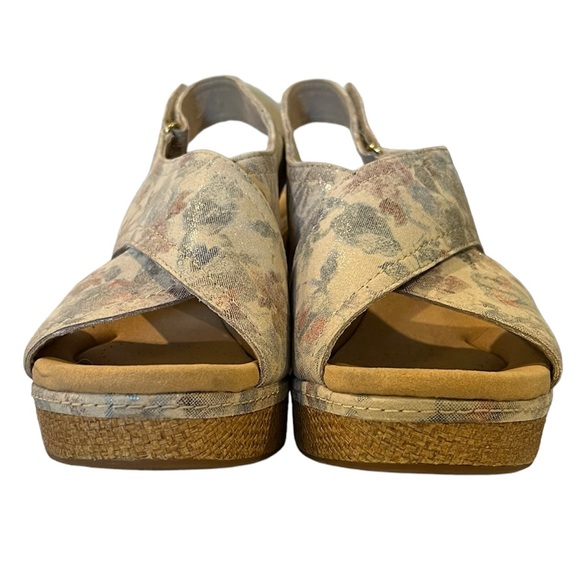 Clarks Giselle Cove Platform Open Toe Wedge Sandals Floral Slingback Sz 9 - Picture 7 of 14